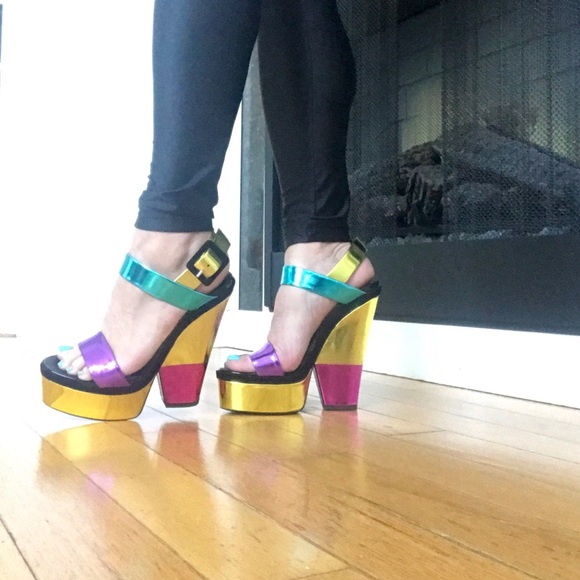 🎄Giuseppe Zanotti Wedges🎄 - Picture 3 of 6